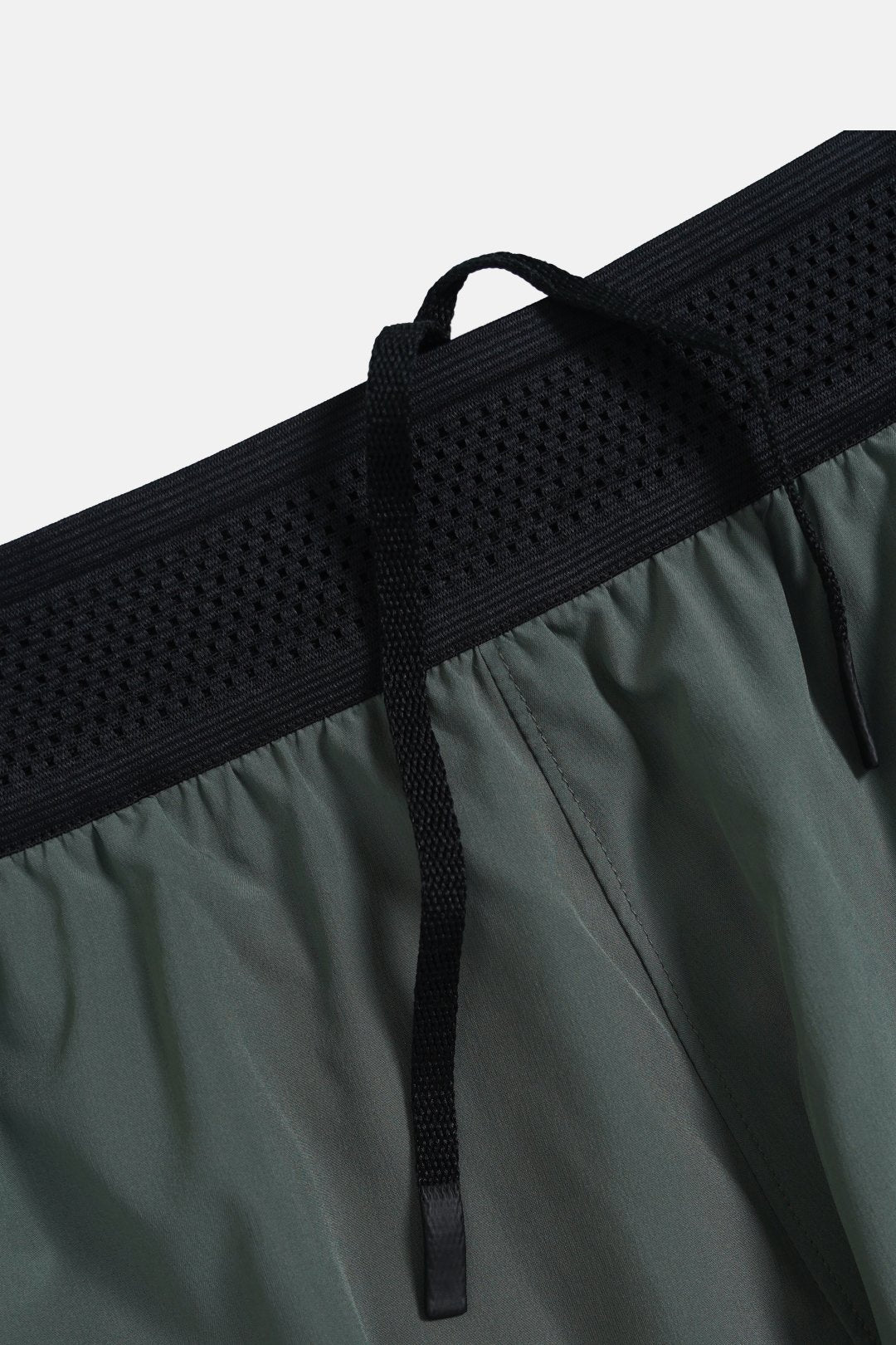 Perforated Light Shorts 7'