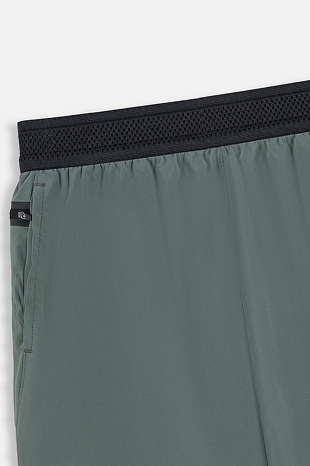 Perforated Light Shorts 7'