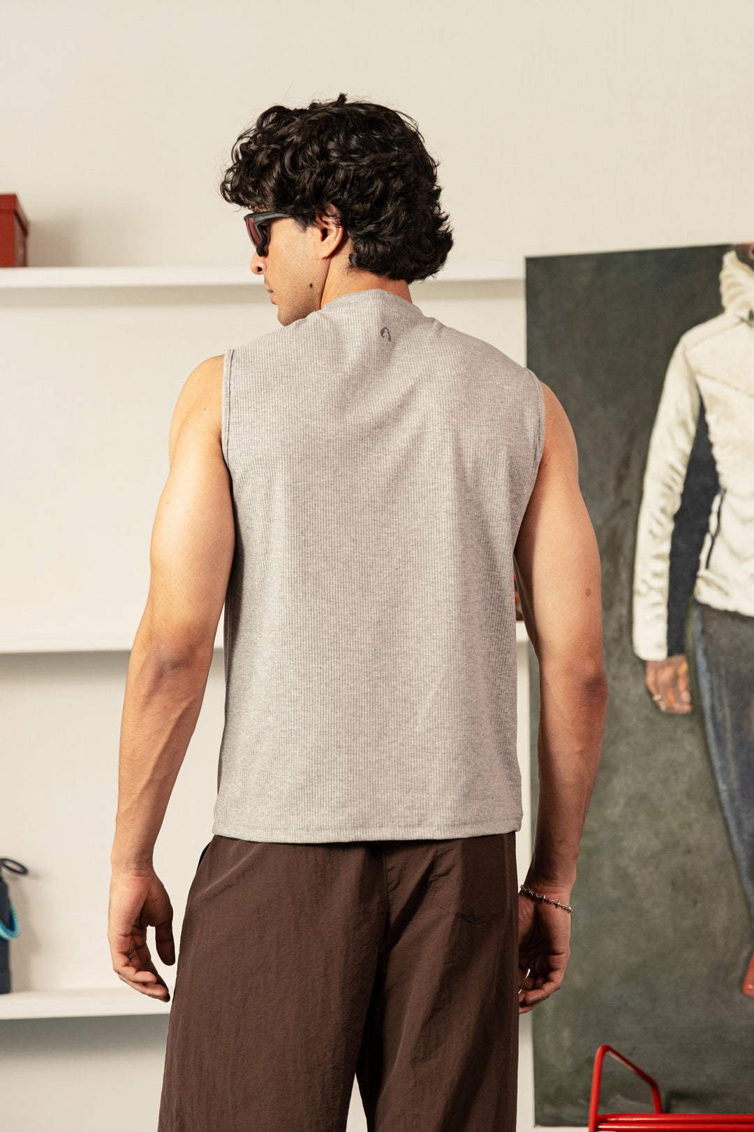 Image of Relaxed Muscle Gimbo Tank