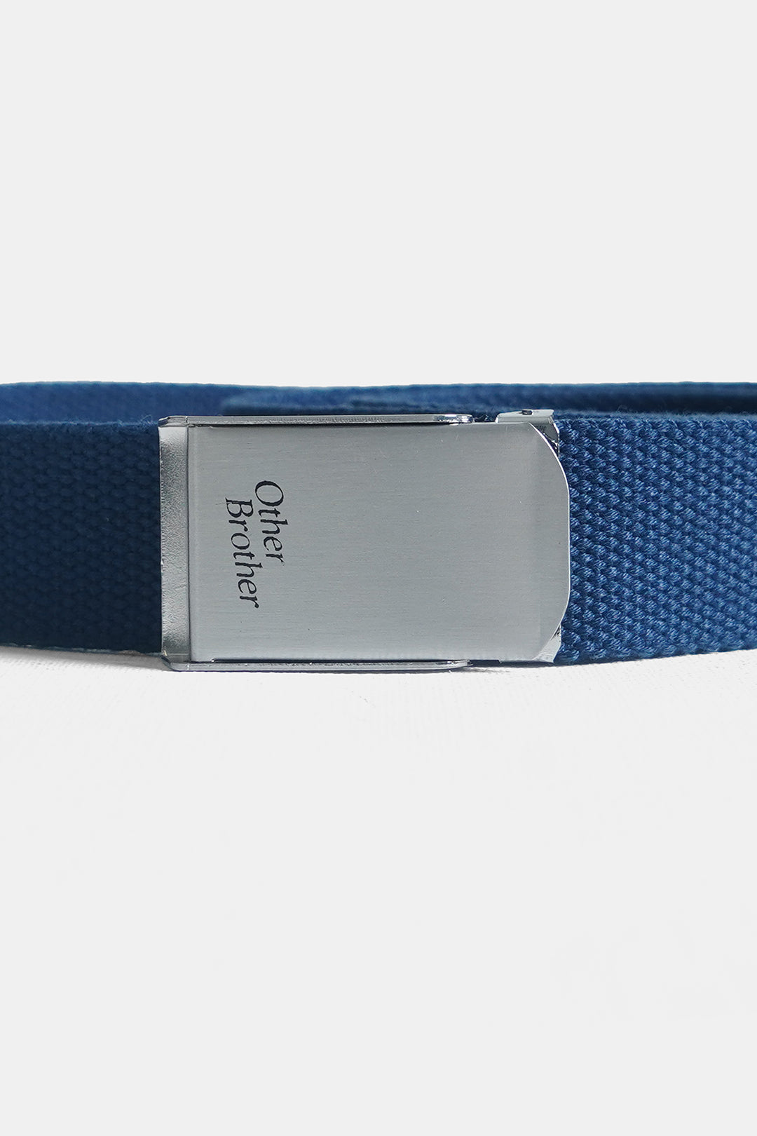 Sporty Mid Buckle