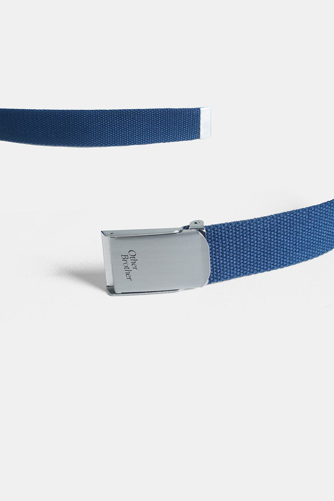 Sporty Mid Buckle