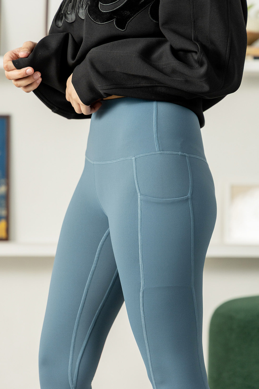 Image of Lightweight Cropped 20 Leggings