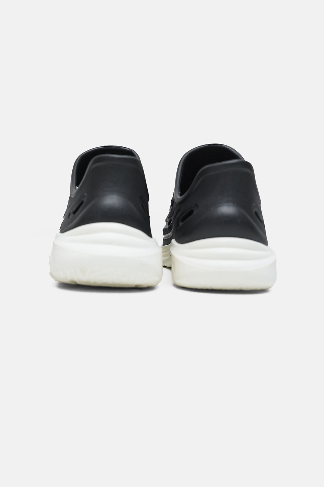 Sculpted Recovery Clogs